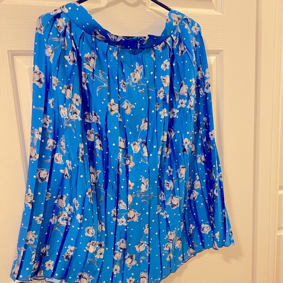 ✨Host Pick✨ Allover Pleated Floral Flutter Skirt - Picture 5 of 9